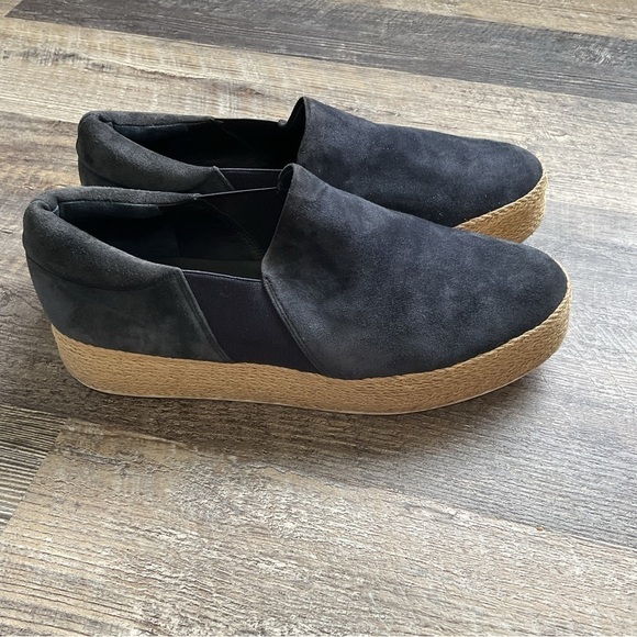 Vince Wilden Slip-On Sneaker Slip-on
Round toe Leather & fabric lining - Picture 4 of 10